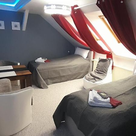 Best-Preis -Vip Lounge- Mit Netflix, Self-Check-In, Ebike Ladestation, Fahrradraum, Wlan Und Netflix - Direkt Am Elberadweg Im Herzen Von Wittenberge Exteriör bild