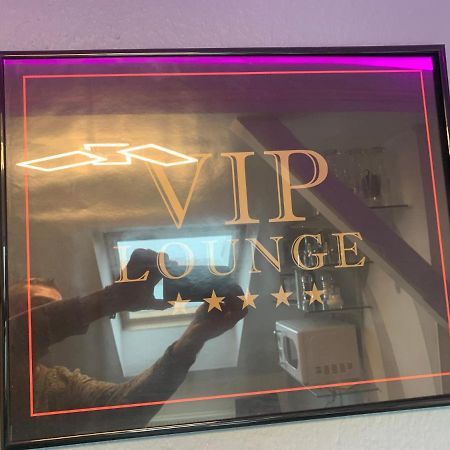 Best-Preis -Vip Lounge- Mit Netflix, Self-Check-In, Ebike Ladestation, Fahrradraum, Wlan Und Netflix - Direkt Am Elberadweg Im Herzen Von Wittenberge Exteriör bild